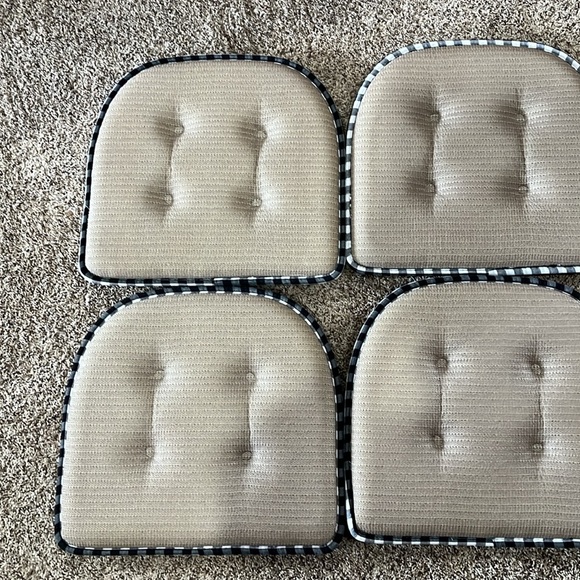 Memory foam, non slip rubber back, black/white checkered chair cushions. 6 pack. - Picture 11 of 15
